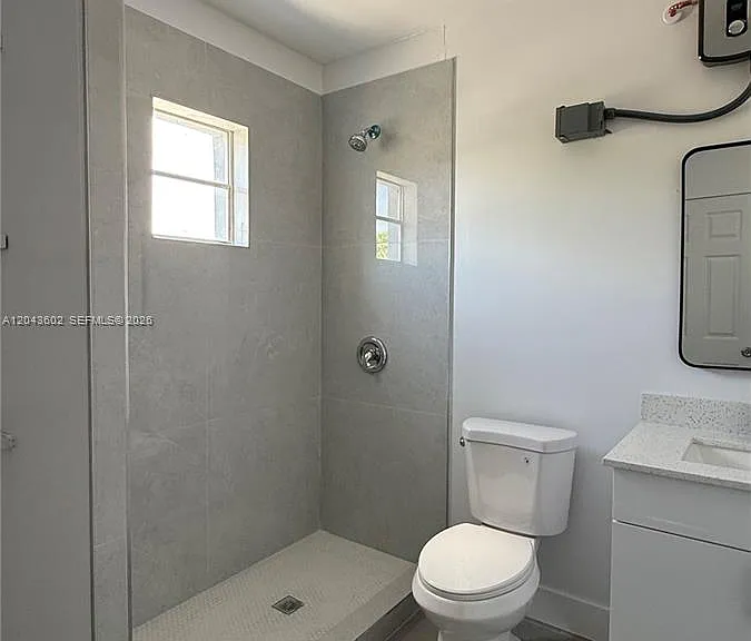 211 SW 10th Ave #4 — Photo 14