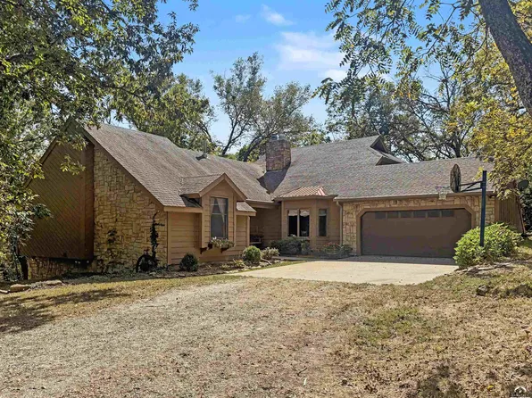 643 N 750th Rd, Lawrence, KS 66047