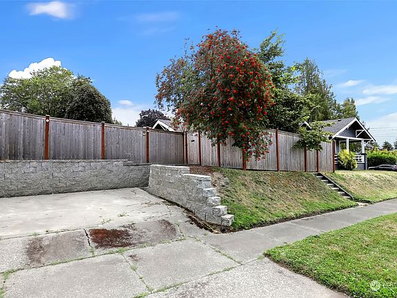 3rd image of 1429 S 44th Street