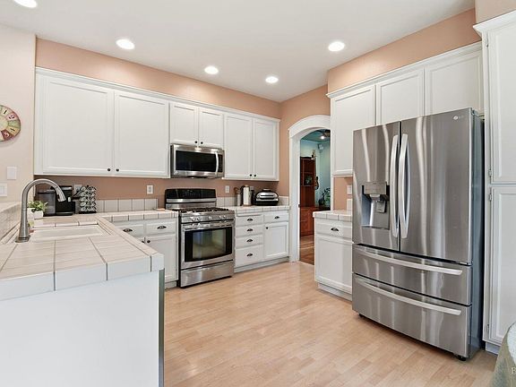 2nd image of 2174 Longhorn Circle