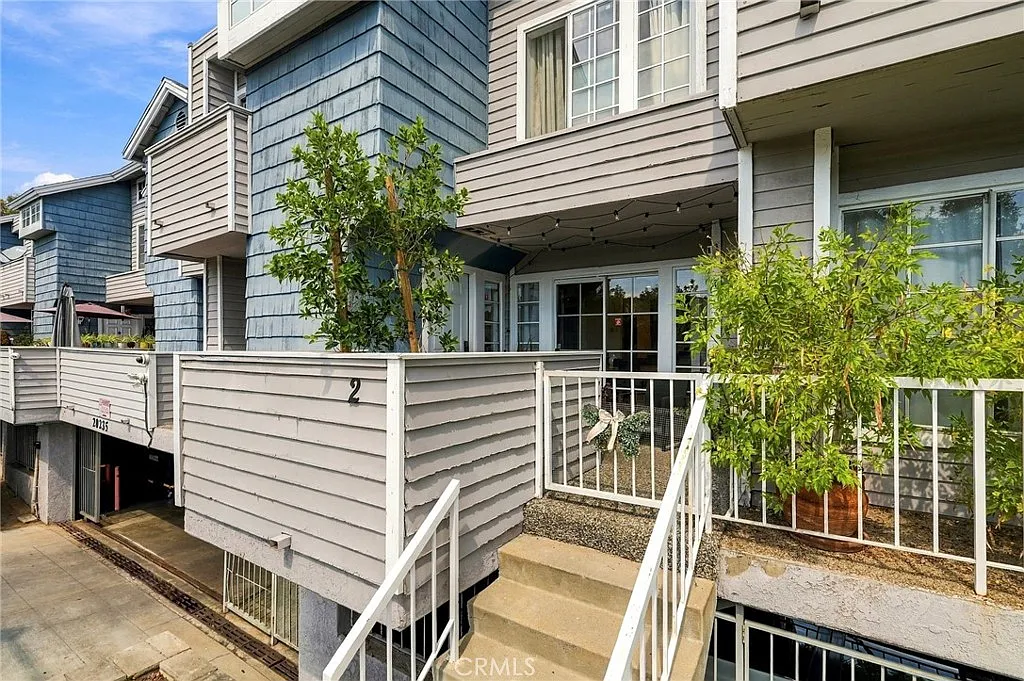 2 bed, 2.5 bath, 1123 sqft, $3,500 — Photo 4