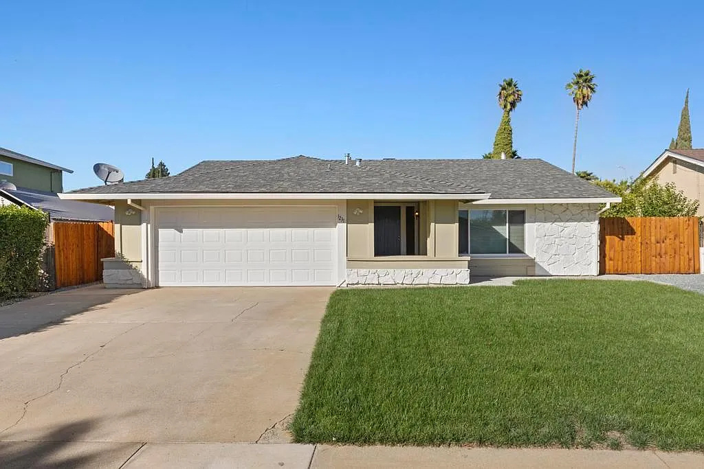 1231 Johnson Ave photo 1