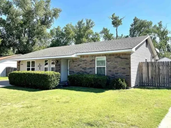 3118 Edgewater Dr, Woodward, OK 73801