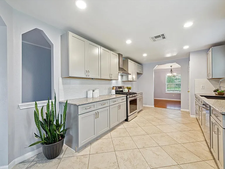 3402 Fox Ct — Photo 7
