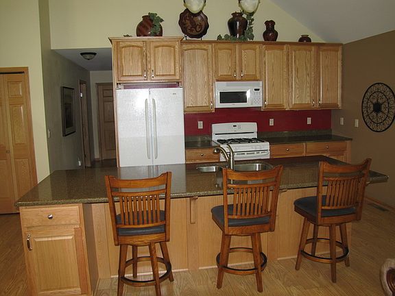 Main Floor : Kitchen