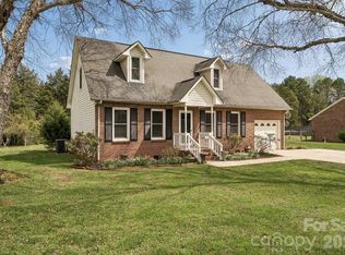 125 Equestrian Dr, Mooresville, NC 28115