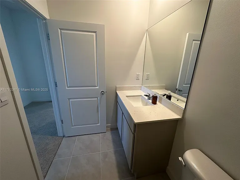 822 SW 11th Ter — Photo 31