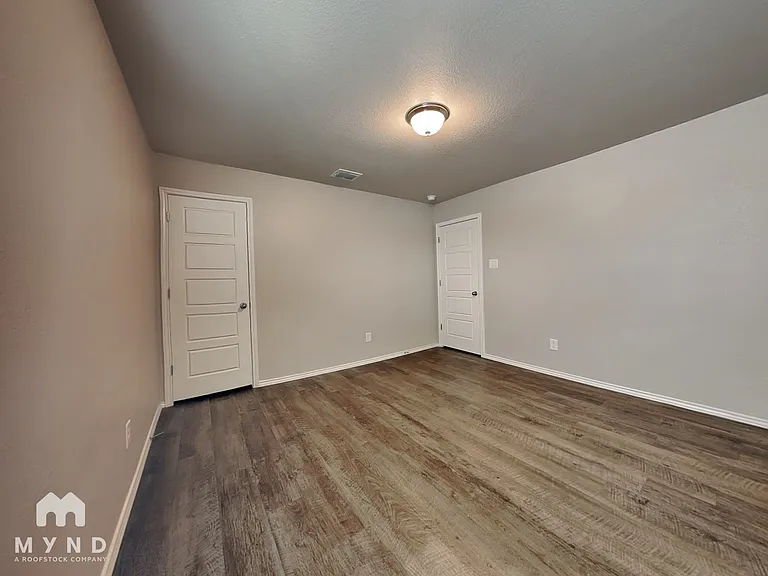 247 Stevens Smt — Photo 14