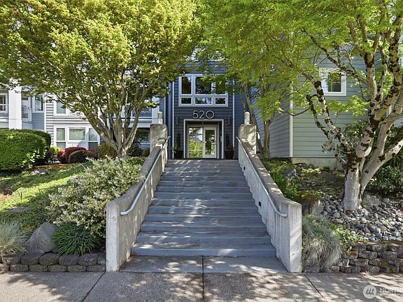 2nd image of 520 SE Columbia River Drive #311