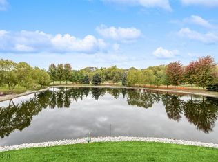 16620 Valleyview Ln, Clive, IA 50325