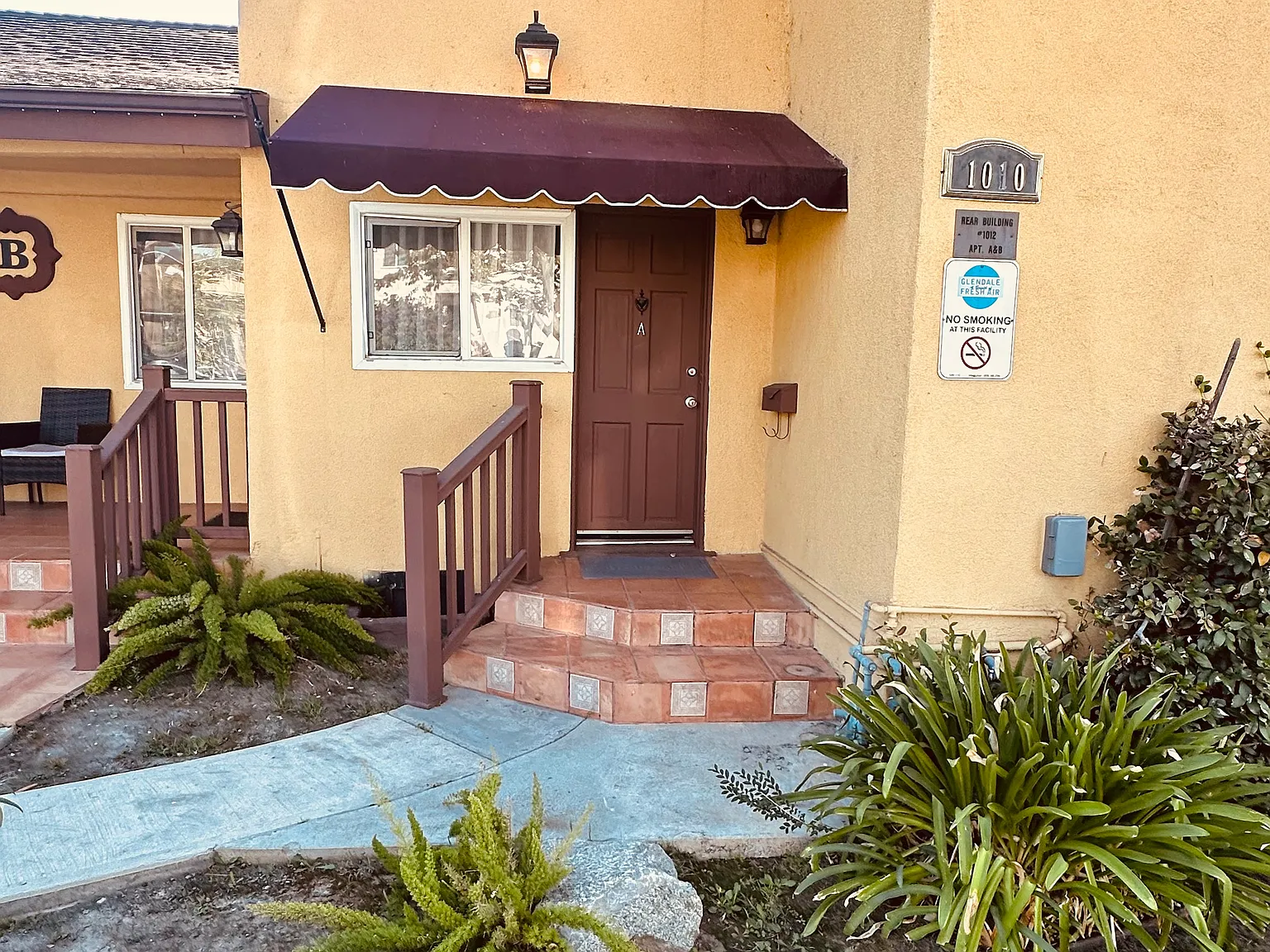 1 bed, 1.5 bath, 700 sqft, $2,400 — Photo 2
