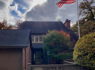 2407 Tall Oaks Dr, Elgin, IL 60123