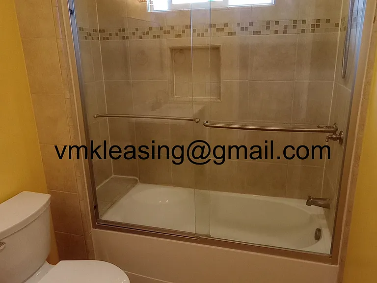 1095 Bresee Ave — Photo 7