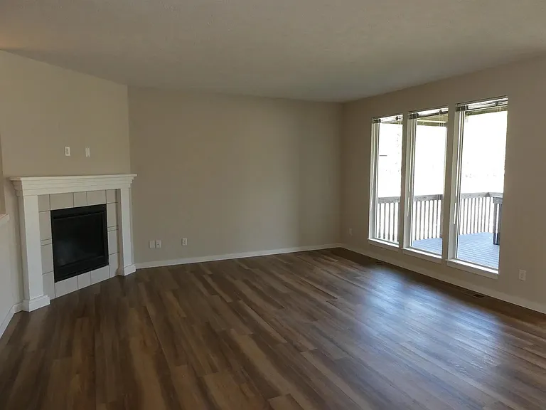 3315 S Custer Ln — Photo 3
