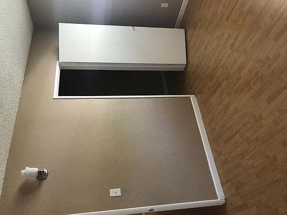 5th image of 910 S Gilbuck Dr APT B