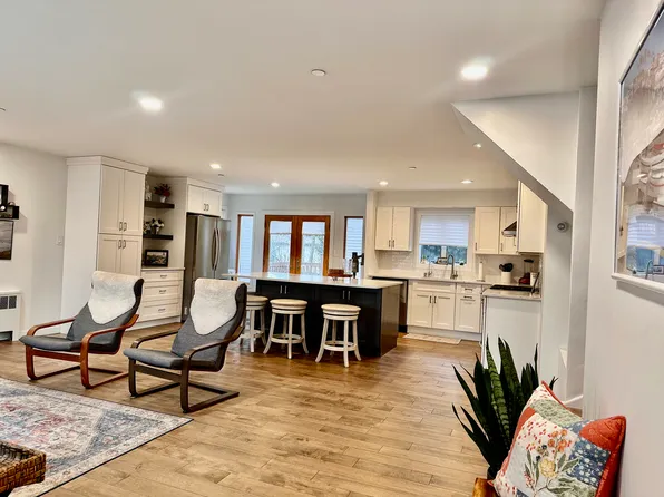 471 E Hudson St, Long Beach, NY 11561