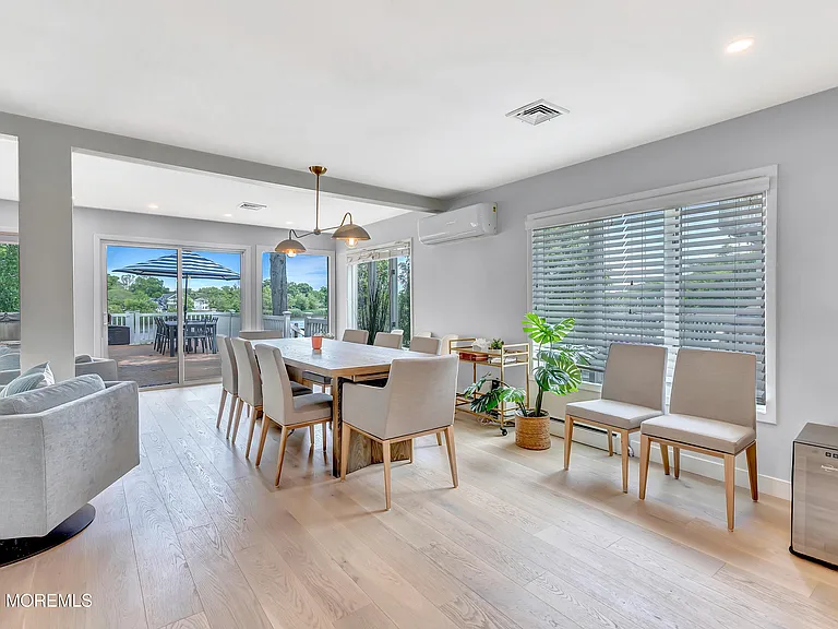 637 Beacon Blvd — Photo 6