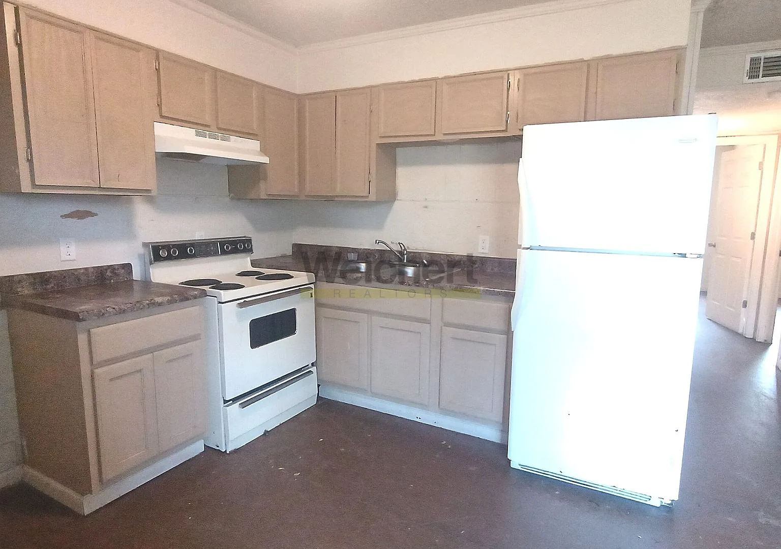 Comfortable & Convenient Living with Utilities Included — Photo 4