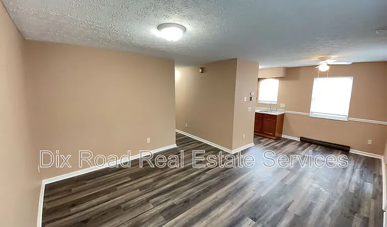 1107 Hunt Ave — Photo 5