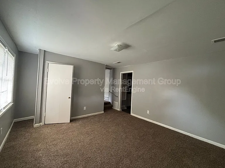 4268 Glenbrook St — Photo 20
