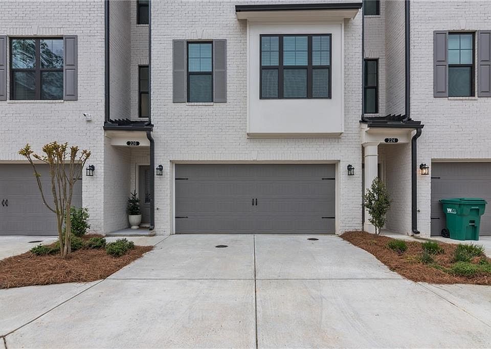 1st image of 226 Emerson Heights Dr