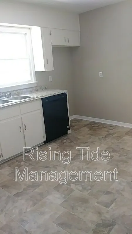 3 bed, 2.0 bath, 1385 sqft, $1,230 — Photo 4