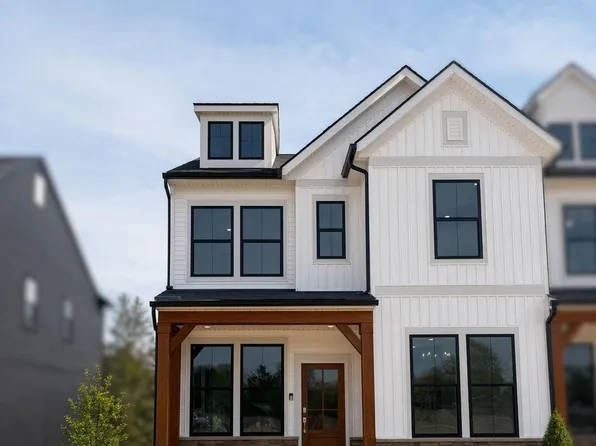 271 Lantana Dr, Brighton, MI 48116