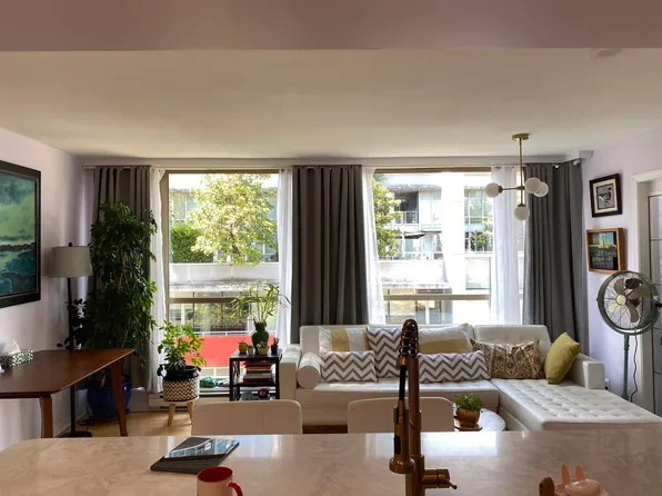 822 Homer St #609, Vancouver, BC V6B 6M3