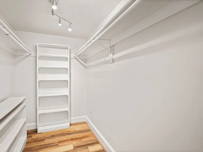 1825 T St NW #304 — Photo 17