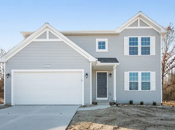 10840 Autumn Oak Dr, Lowell, MI 49331
