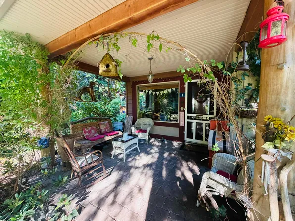 1131 Emery Rd #1, Sunshine Coast, BC V0N 2W0