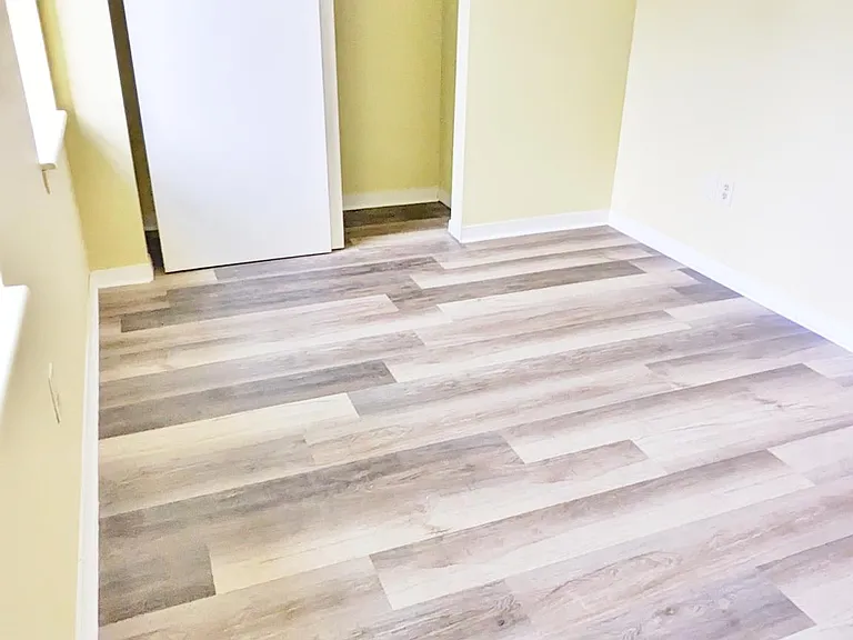 534 E Graham Pl — Photo 15