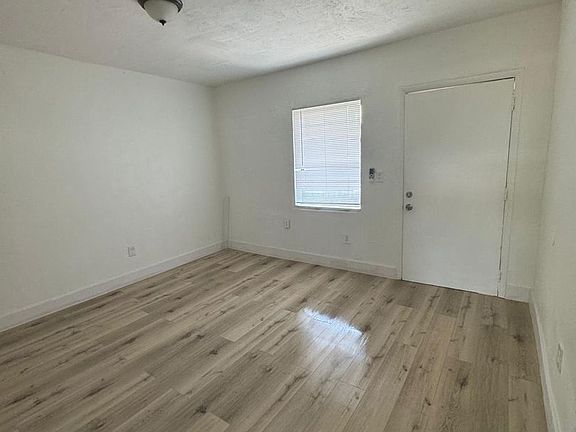 3rd image of 1111-1125 Sharazad Blvd #5