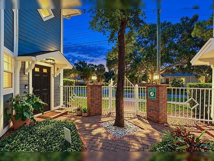 2 bed, 2.5 bath, 1038 sqft, $3,450 — Photo 2