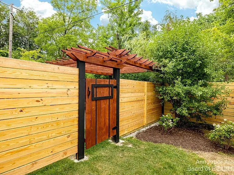 2 Maple Village Ct — Photo 20