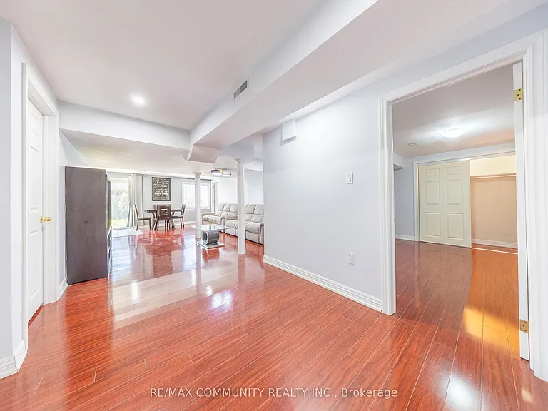 72 Lampman Dr #BASEMENT — Photo 10