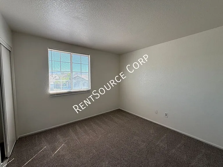 3559 E Avenue R14 — Photo 17