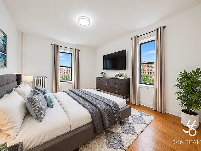 596 Edgecombe Ave #2E — Photo 2