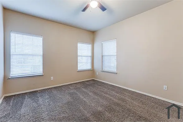 2217 Stonebrook Ln — Photo 11