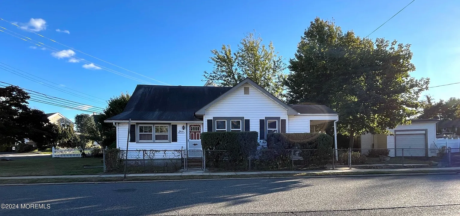 1100 Trenton Avenue photo 1