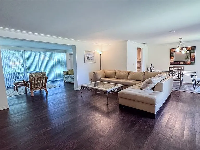 3895 Conine Dr E — Photo 2