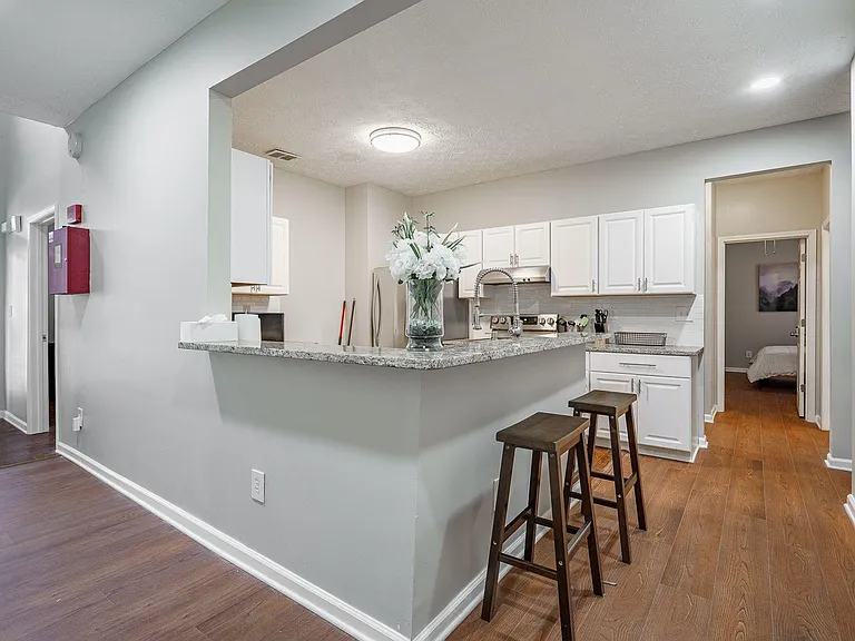 Creekview Dr — Photo 8