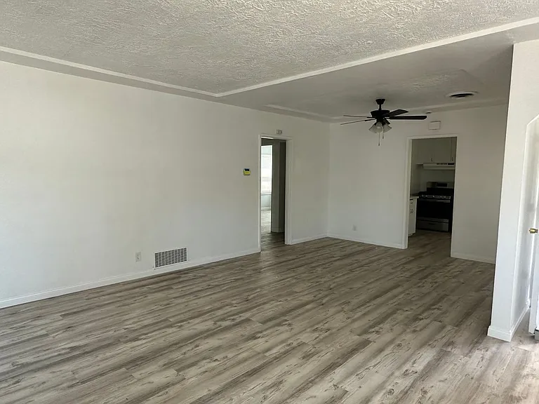3708 Broadmoor St — Photo 5