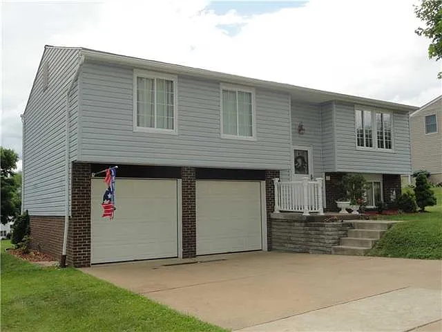 135 Cranbrooke Dr photo 1