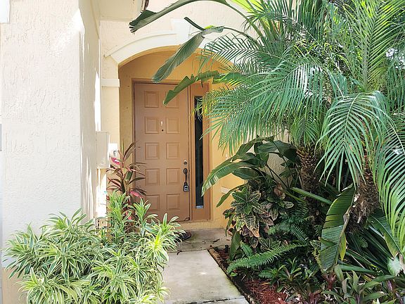 Home For Sale In Seminoles Lakes