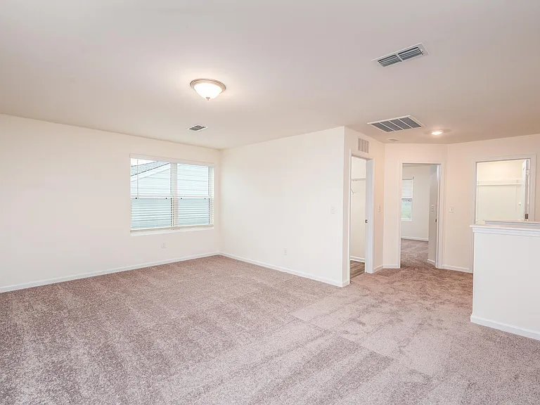 360 Rayland St — Photo 14