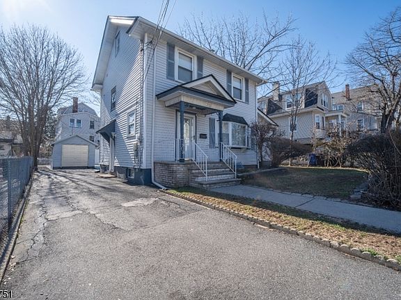 2nd image of 20 Maple St