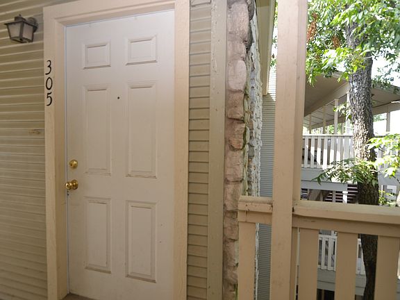 5th image of 4401 Speedway APT 305
