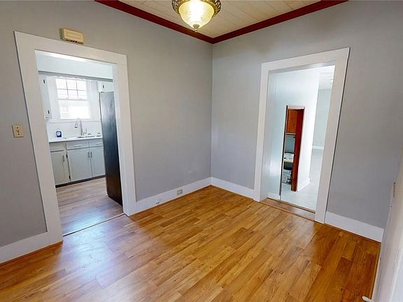 4th image of 2107 Stanton St