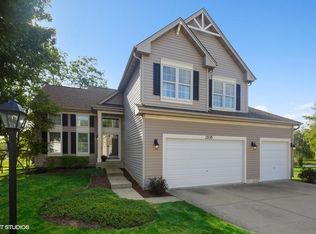 1535 Della Dr, Hoffman Estates, IL 60169